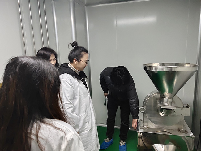 粉碎機(jī).jpg